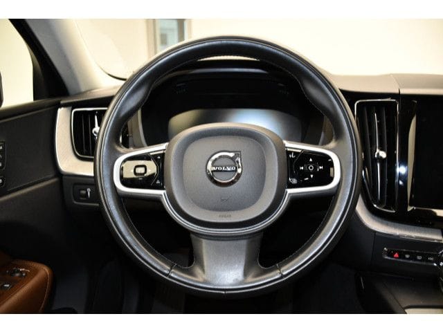 Volvo XC60 D4 2WD Geartronic Inscription Rückkam Tempo foto 5