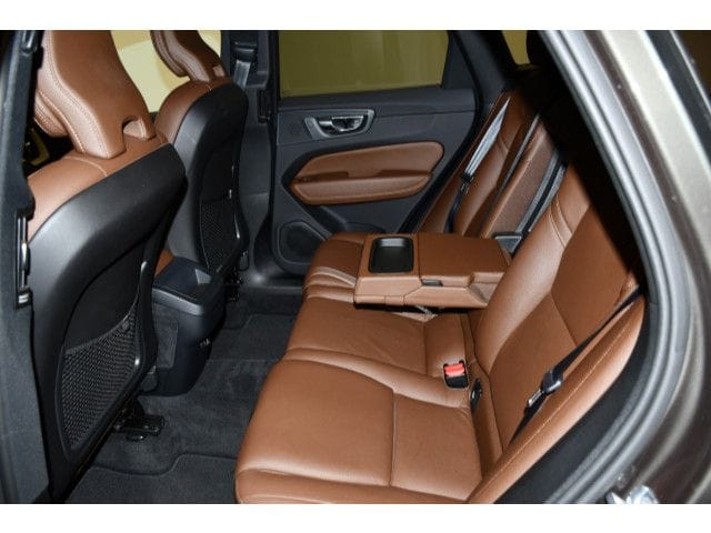 Volvo XC60 D4 2WD Geartronic Inscription Rückkam Tempo foto 9