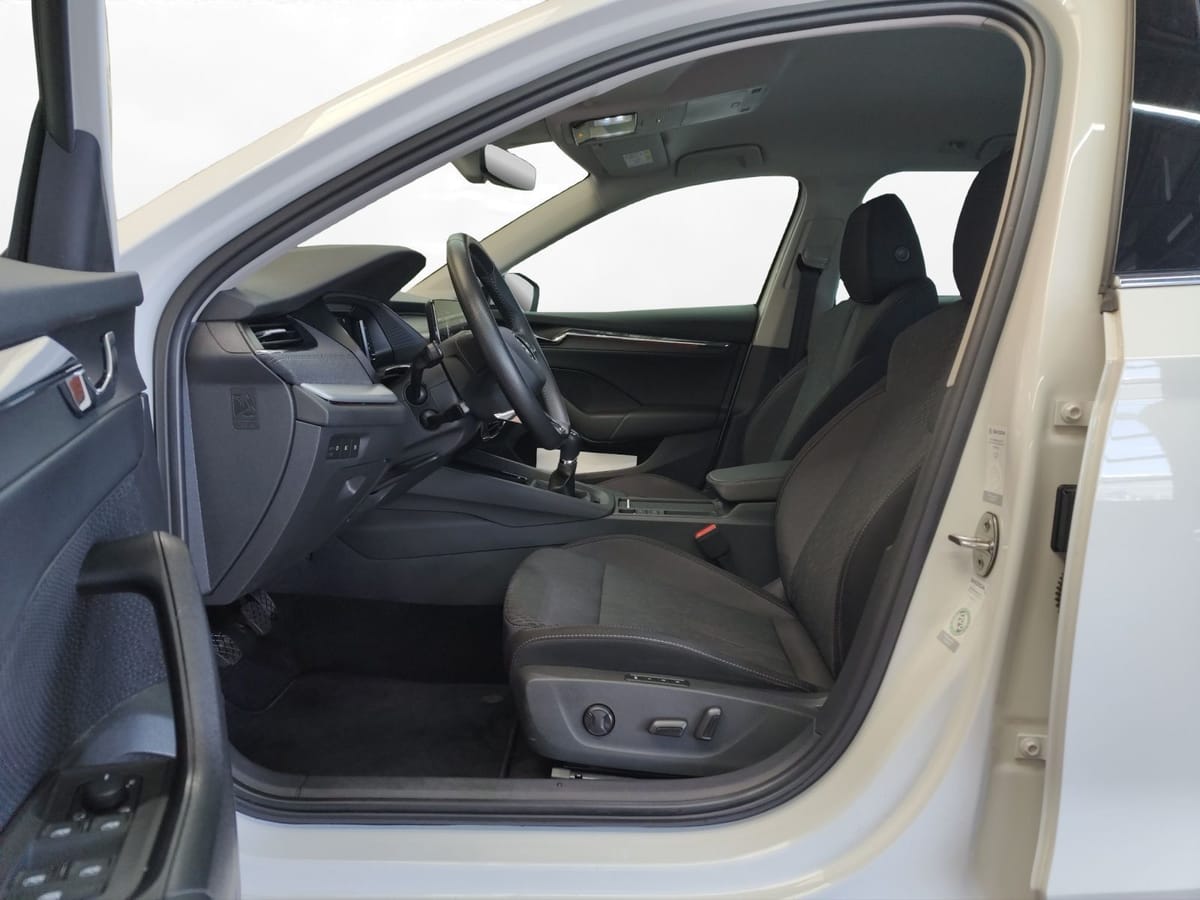 Skoda Octavia Combi 2.0 TDI Style AHK NAV SHZ LED foto 2