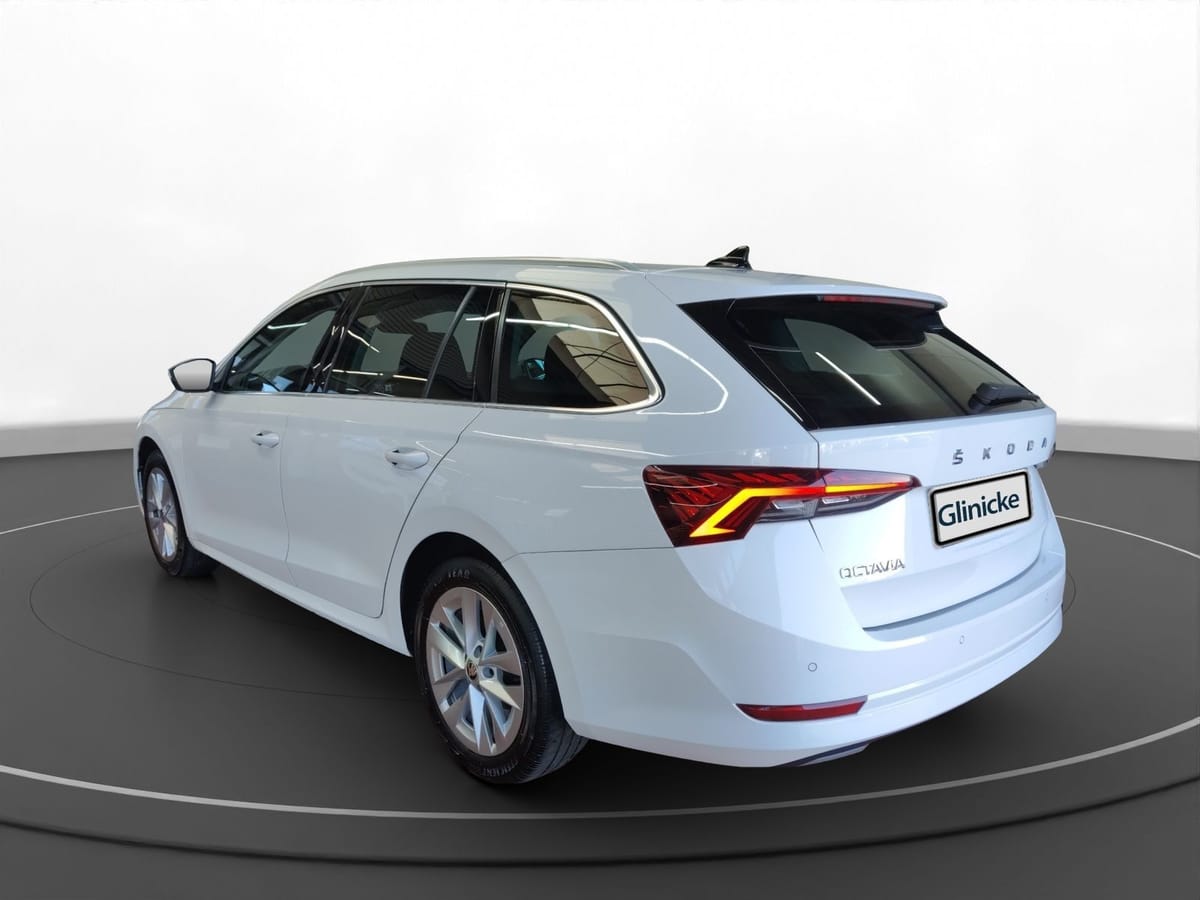 Skoda Octavia Combi 2.0 TDI Style AHK NAV SHZ LED foto 7
