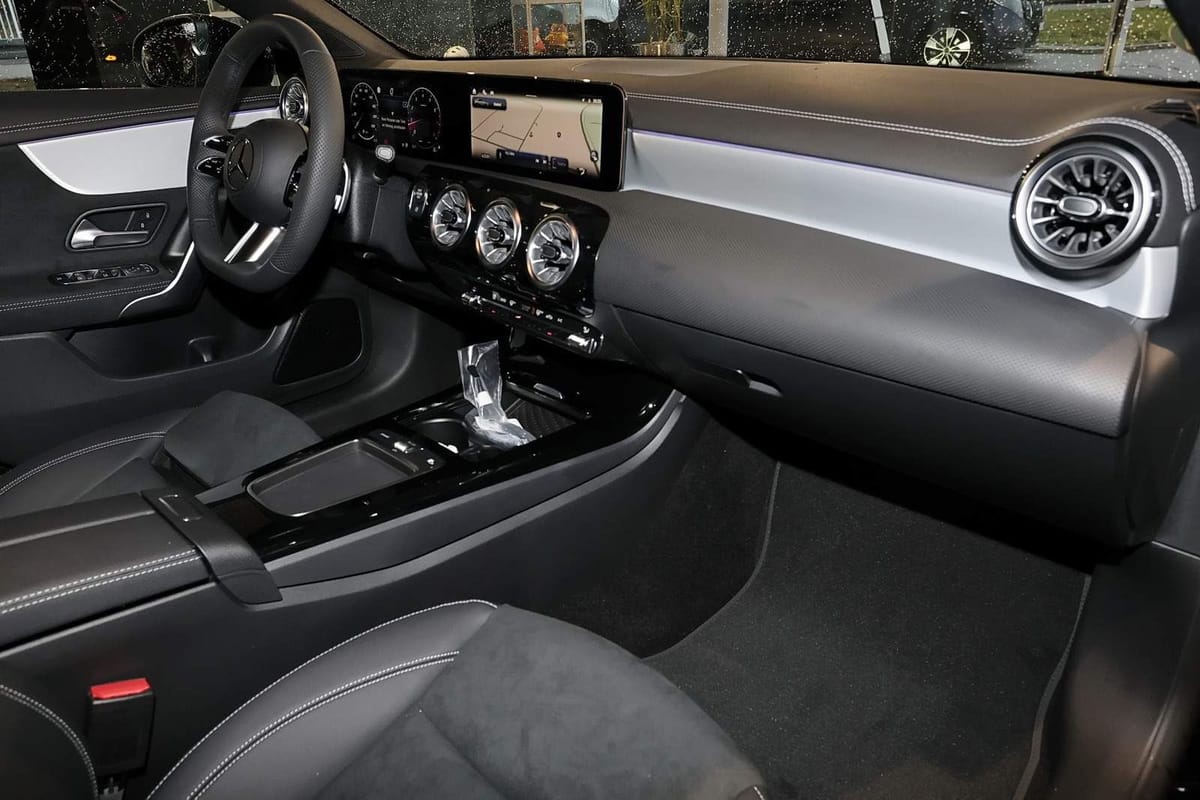 Mercedes-Benz CLA 220 4M Coupé AMG MBUX+LED+Pano+RüKam+Distron foto 8