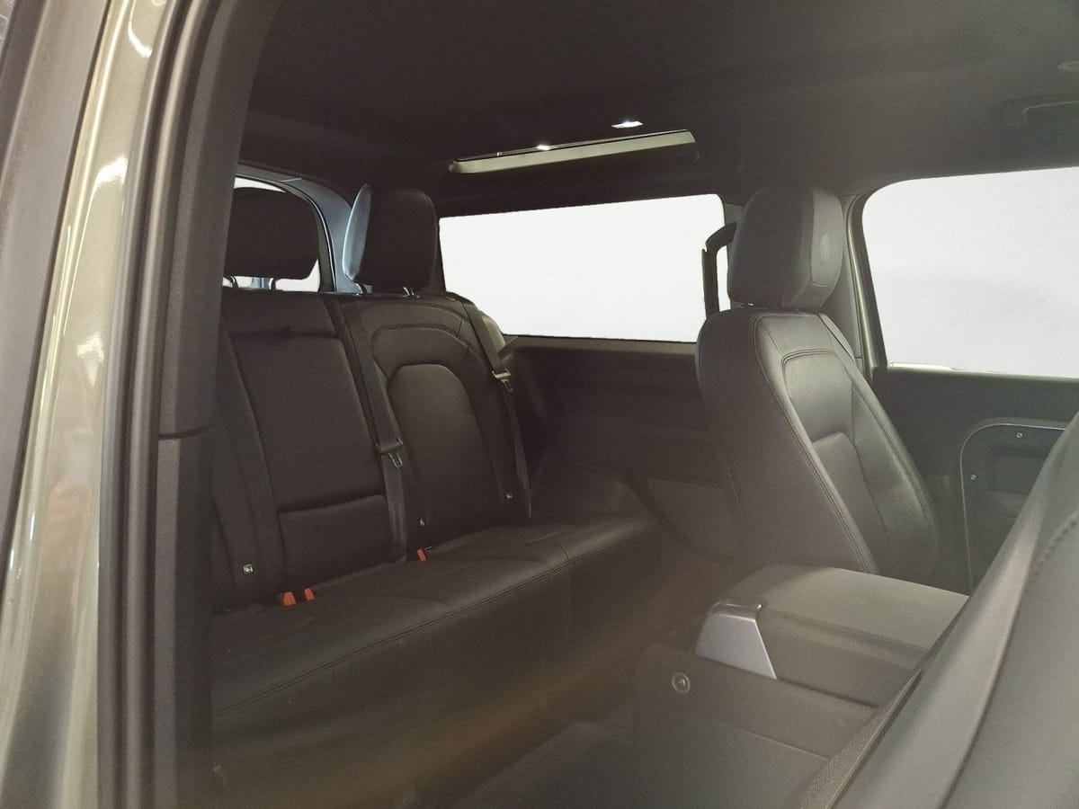 Land Rover Defender 3.0 D200 MHEV SE 90 Navi Leder LED Sche foto 13