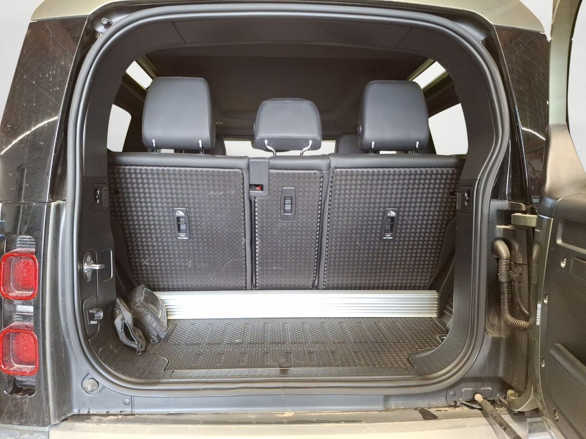 Land Rover Defender 3.0 D200 MHEV SE 90 Navi Leder LED Sche foto 14