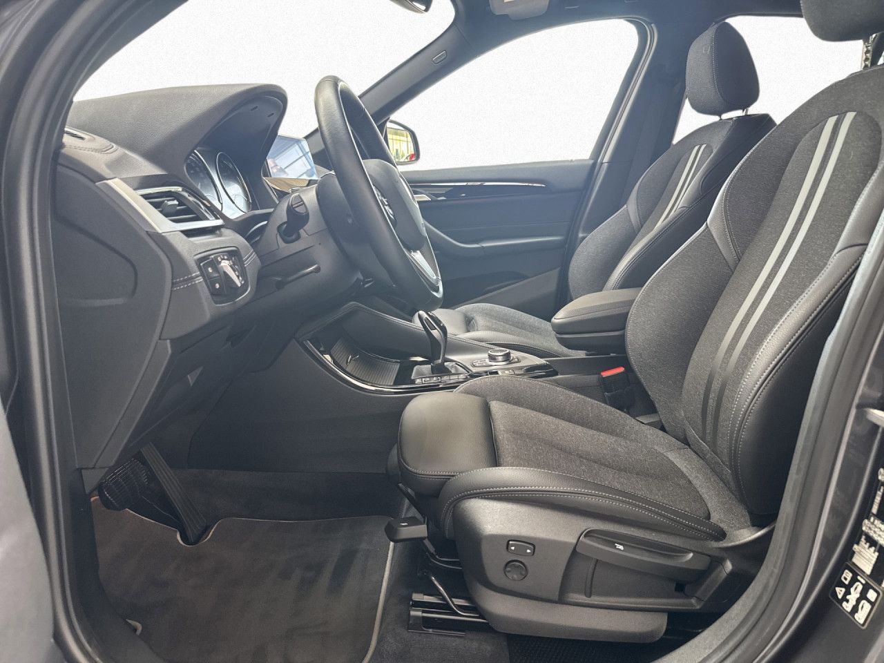 BMW X1 xD 18d Sport Nav Klima LED SHZ RFK  Temp HiFi foto 10