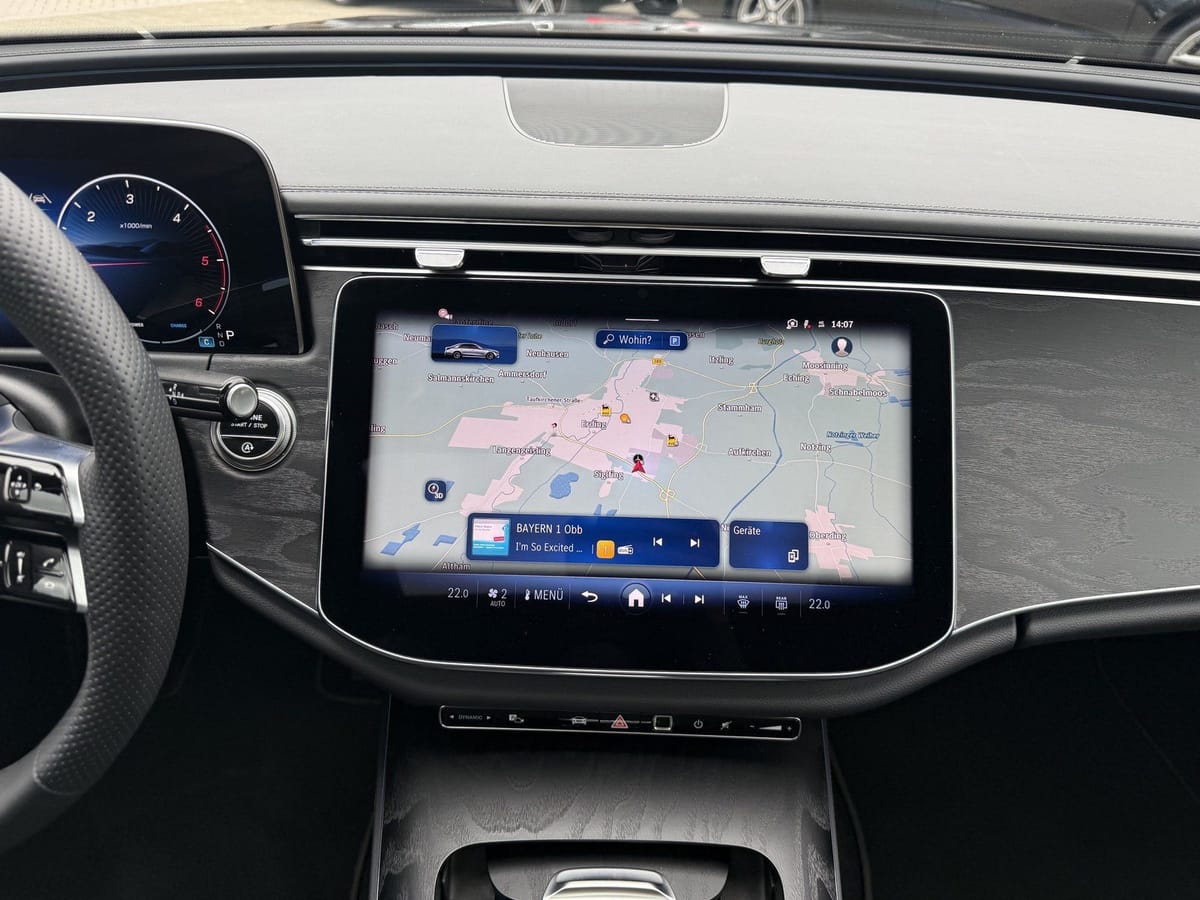 Mercedes-Benz E 220 d AMG*Pano*DISTR*Night*Keyless*Kamera*Wint foto 14