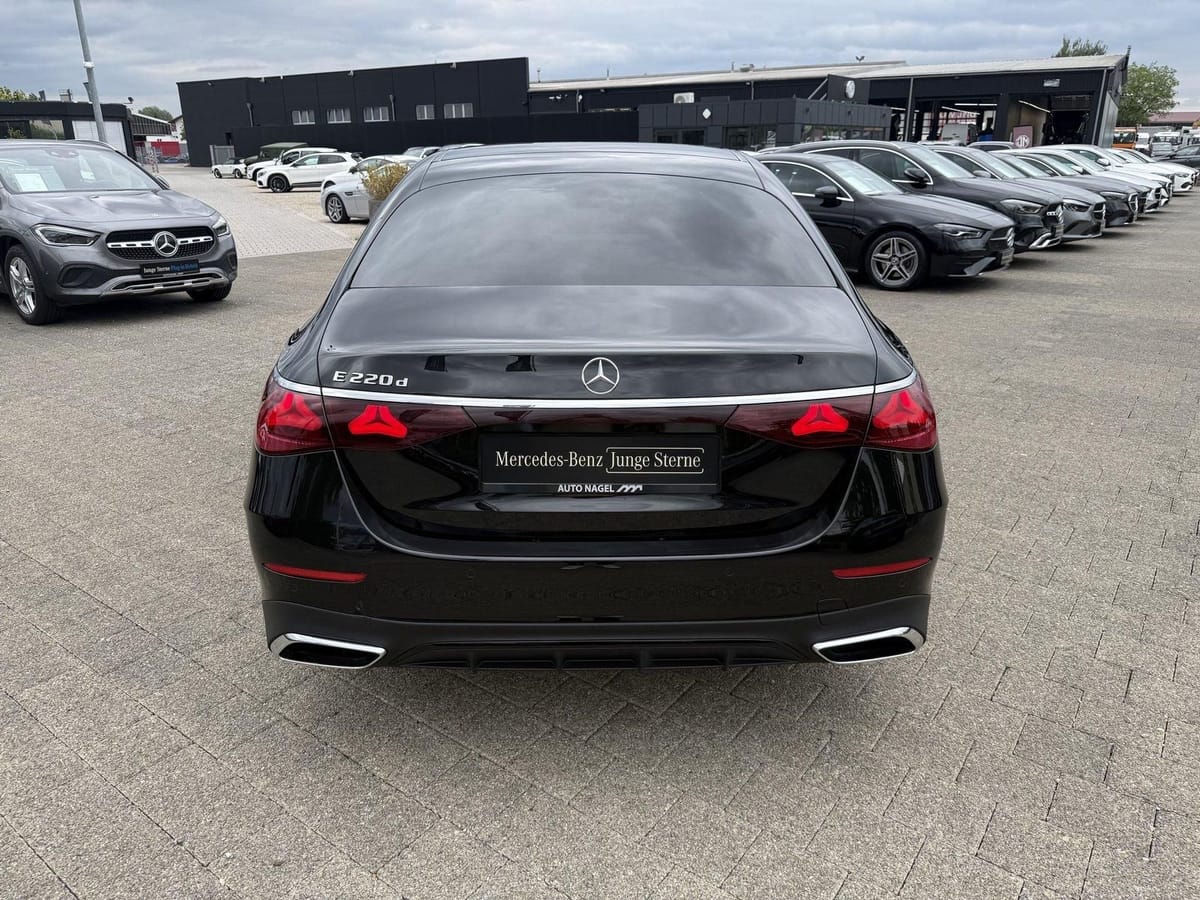 Mercedes-Benz E 220 d AMG*Pano*DISTR*Night*Keyless*Kamera*Wint foto 7
