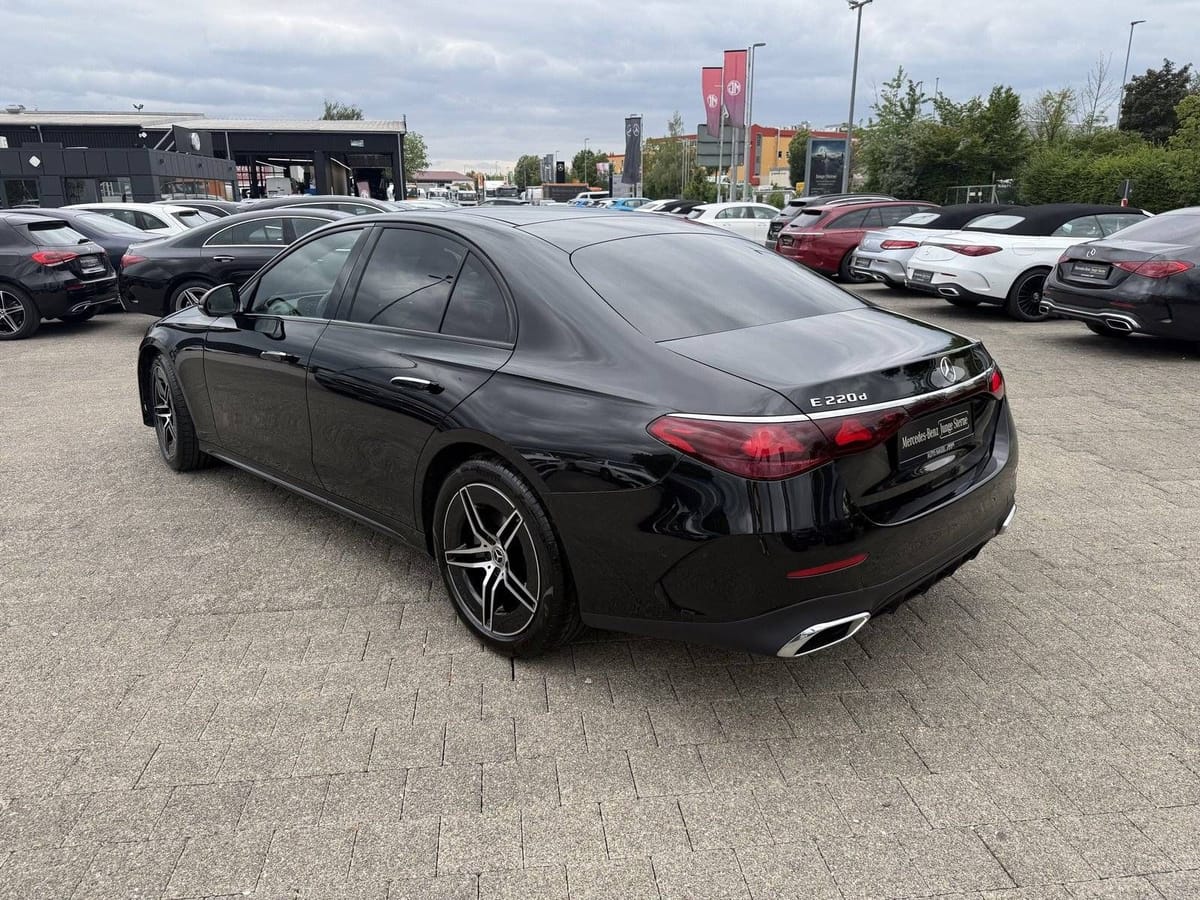 Mercedes-Benz E 220 d AMG*Pano*DISTR*Night*Keyless*Kamera*Wint foto 8