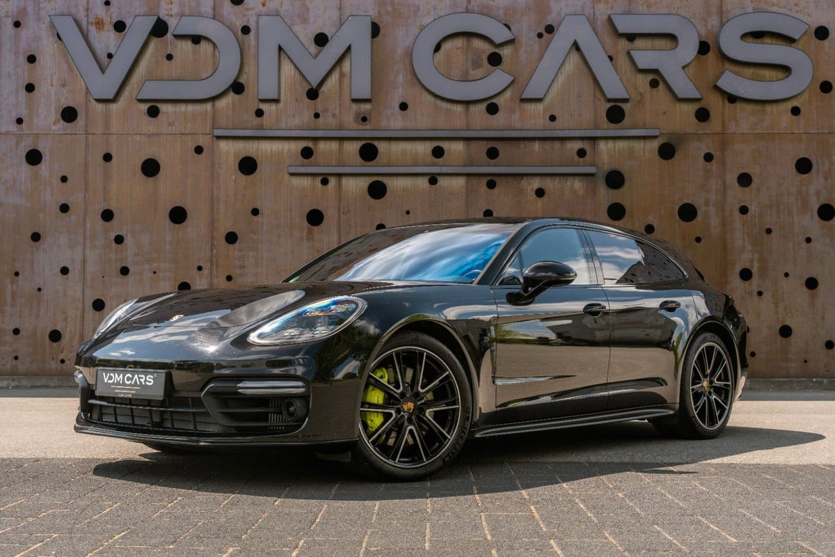 Porsche Panamera Sport Turismo 4 E-Hybrid SPORTPAKET CH foto 1