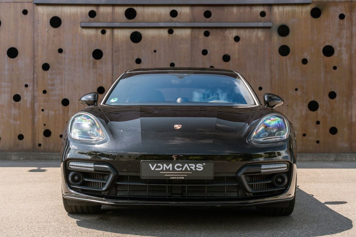 Porsche Panamera Sport Turismo 4 E-Hybrid SPORTPAKET CH foto 2