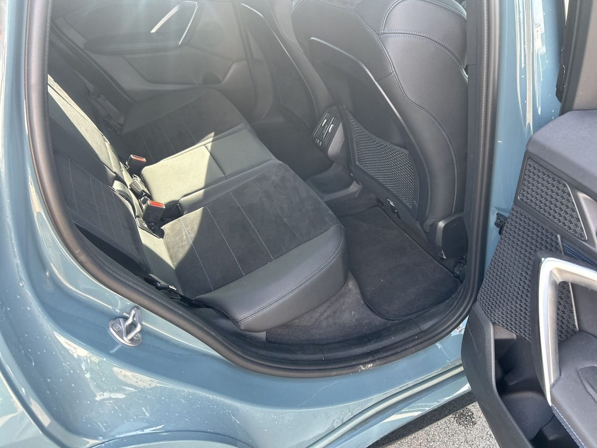 BMW iX1 xDrive30 M Sport Head-Up LED Shz Sitzverst.  foto 18
