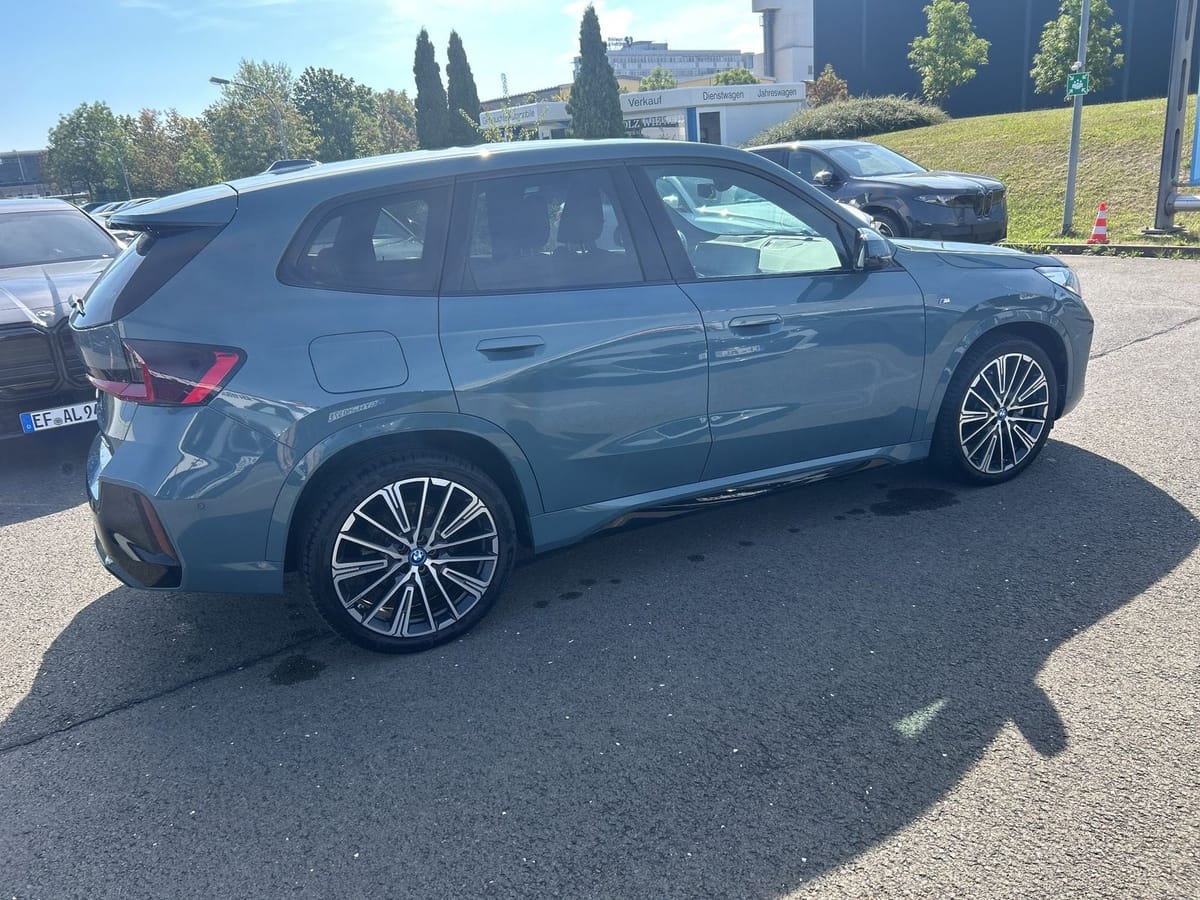 BMW iX1 xDrive30 M Sport Head-Up LED Shz Sitzverst.  foto 6