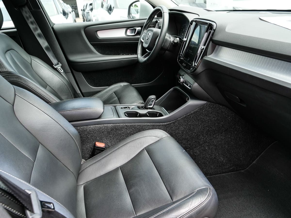 Volvo XC40 Momentum AWD D4 EU6d-T AHK Navi Leder Digit foto 13