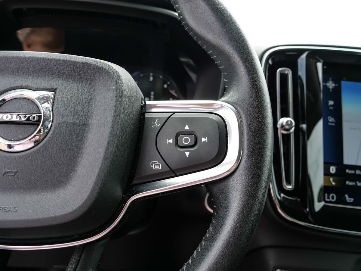 Volvo XC40 Momentum AWD D4 EU6d-T AHK Navi Leder Digit foto 20