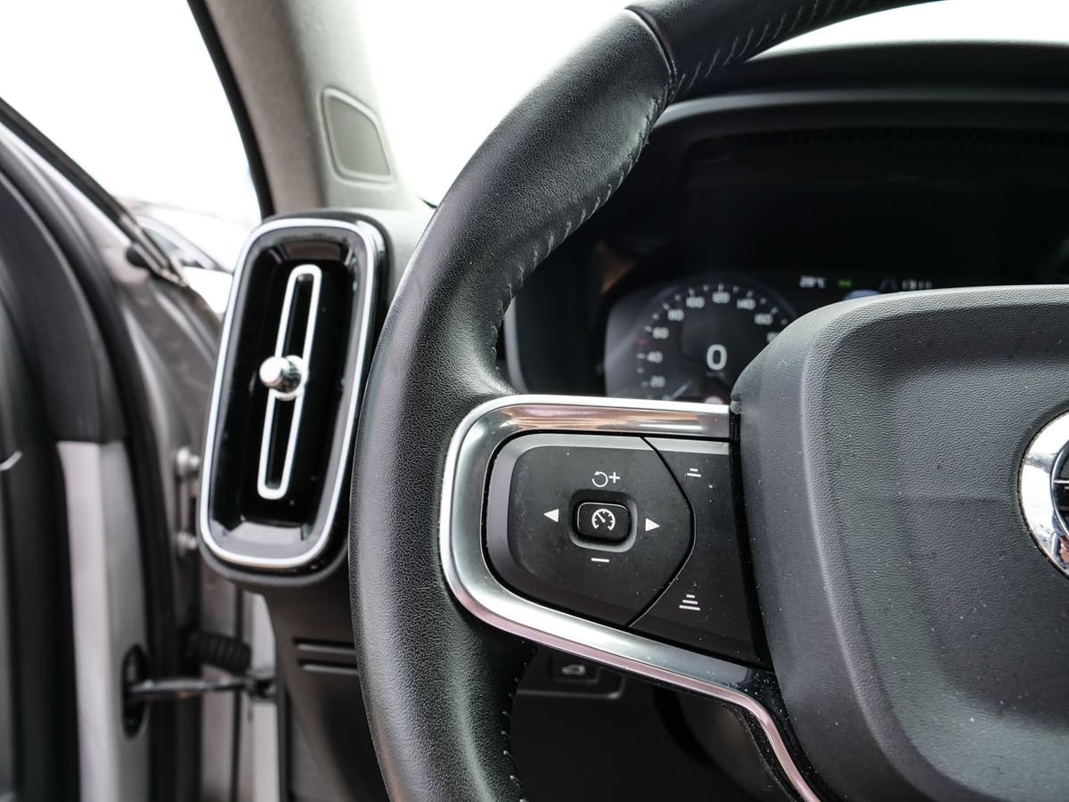 Volvo XC40 Momentum AWD D4 EU6d-T AHK Navi Leder Digit foto 21