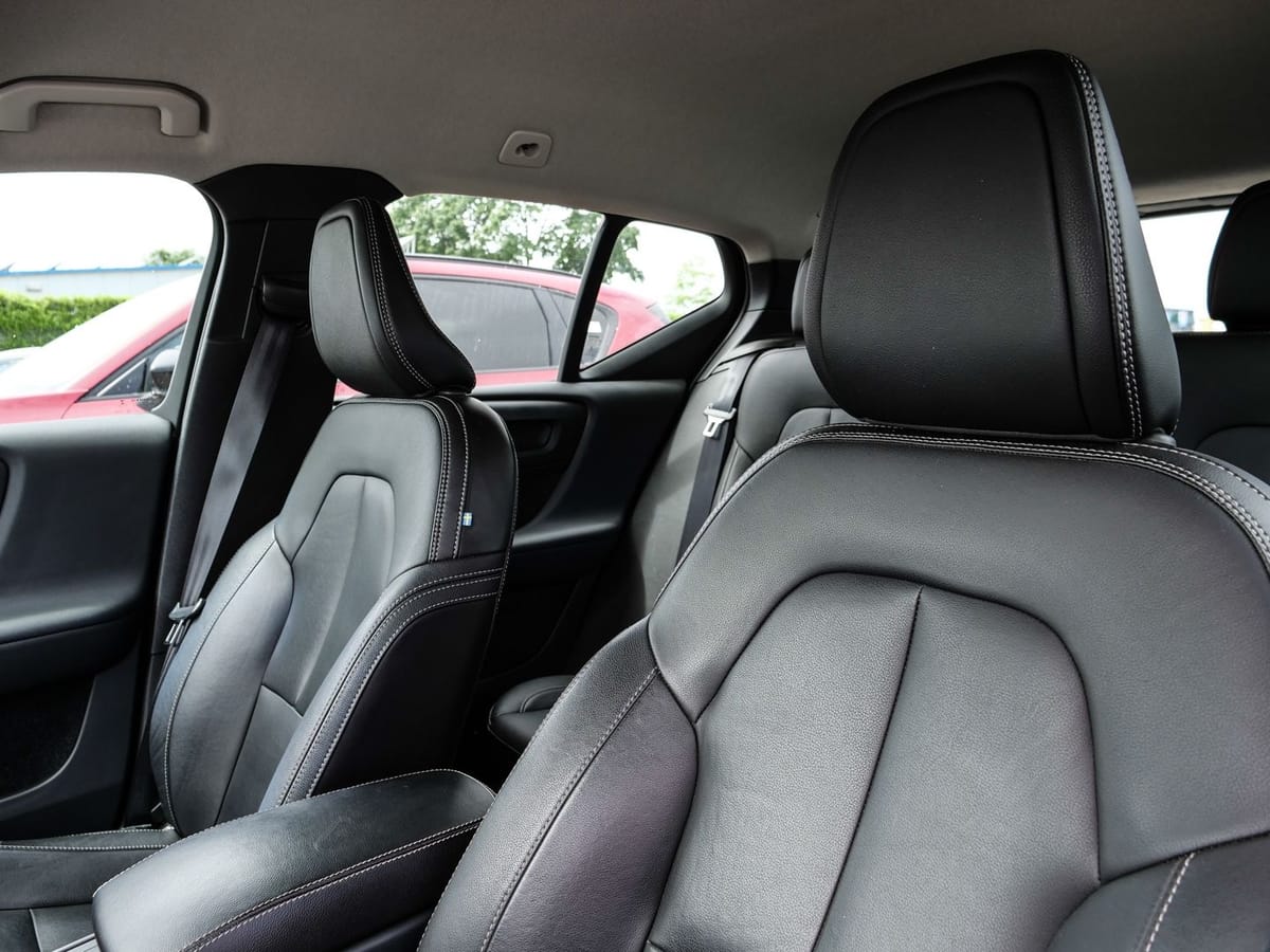 Volvo XC40 Momentum AWD D4 EU6d-T AHK Navi Leder Digit foto 7
