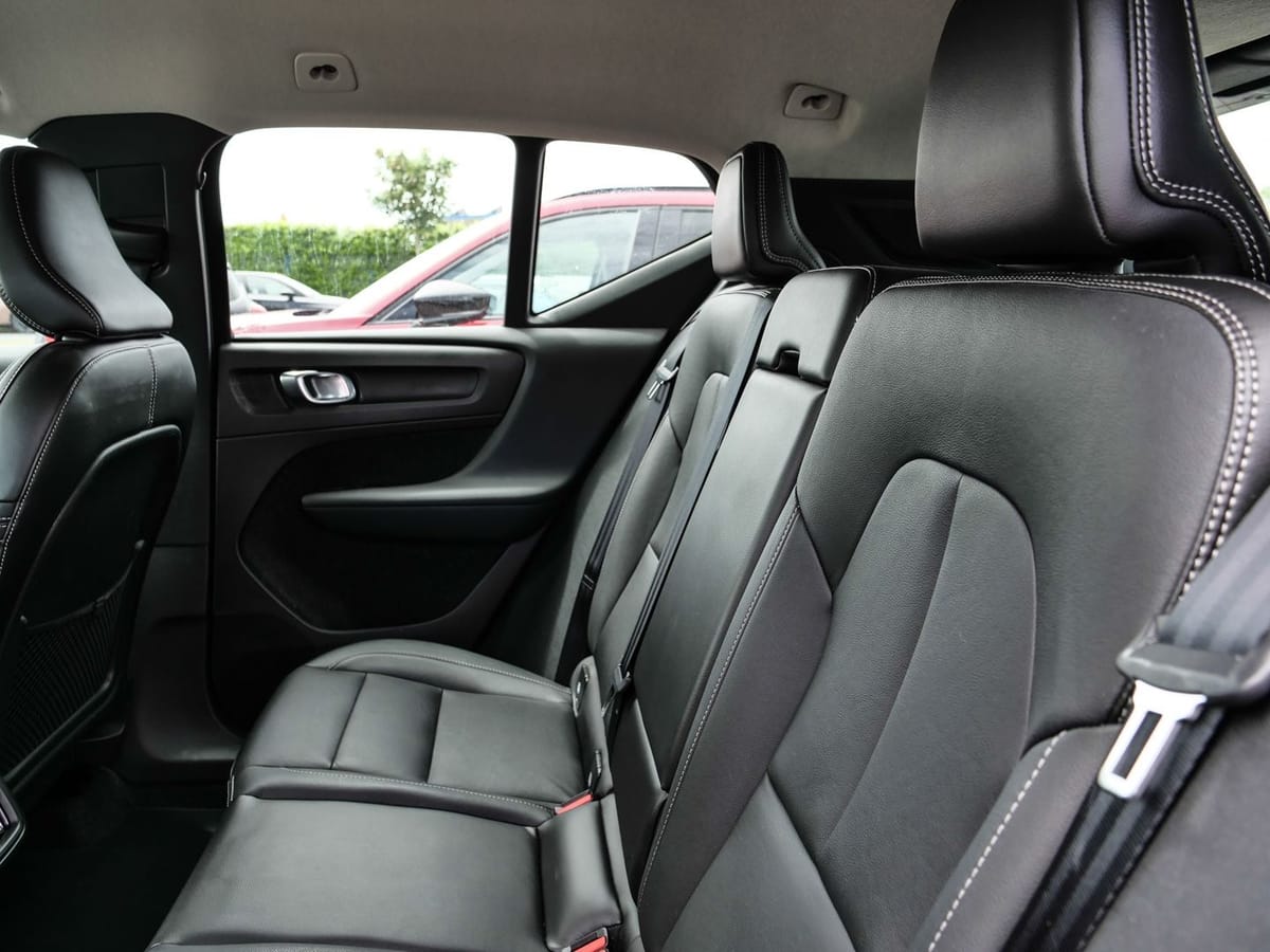 Volvo XC40 Momentum AWD D4 EU6d-T AHK Navi Leder Digit foto 8