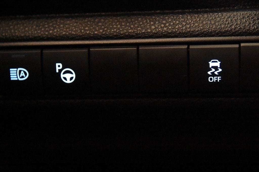 Toyota Corolla 1,8 Hybrid  *1.Hand*Navi*Park ass.* foto 18