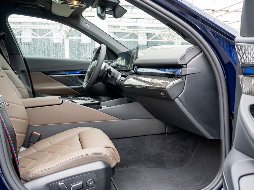 BMW 540d xDrive M-Sport Pro 360° PANO LED STANDHZ foto 4