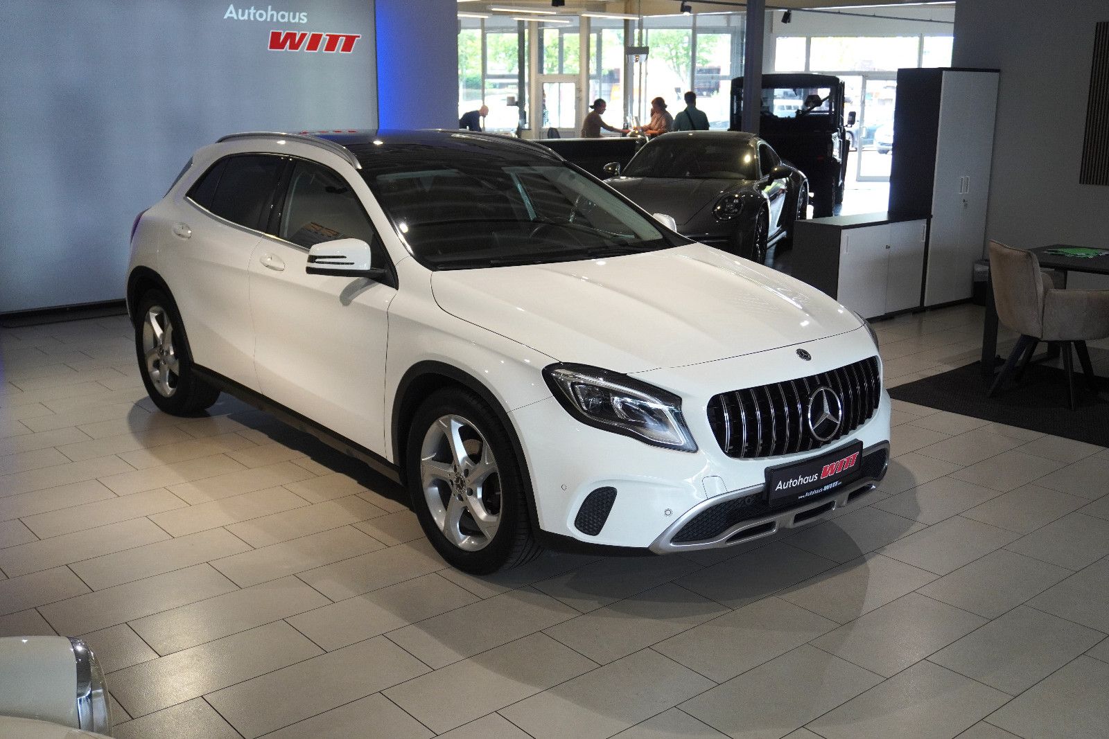 Mercedes-Benz GLA 200 |Pano|R-Kamera|T-Leder|