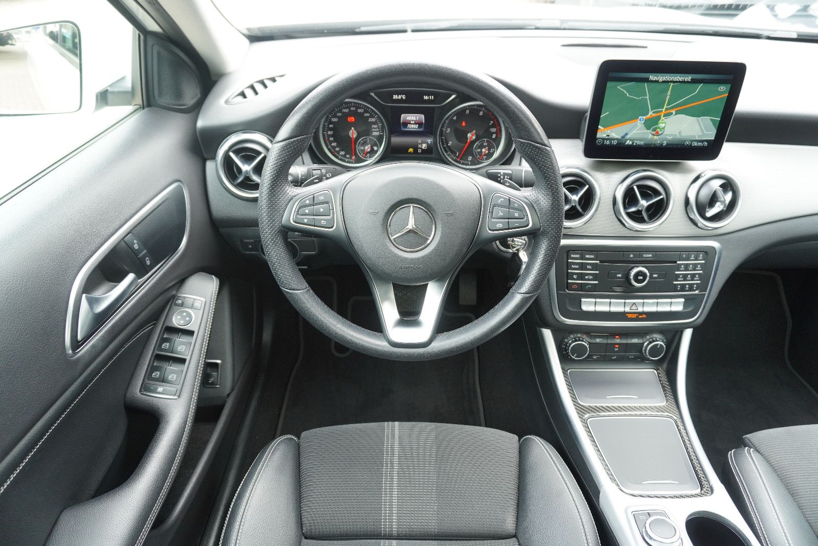 Mercedes-Benz GLA 200 |Pano|R-Kamera|T-Leder| foto 11