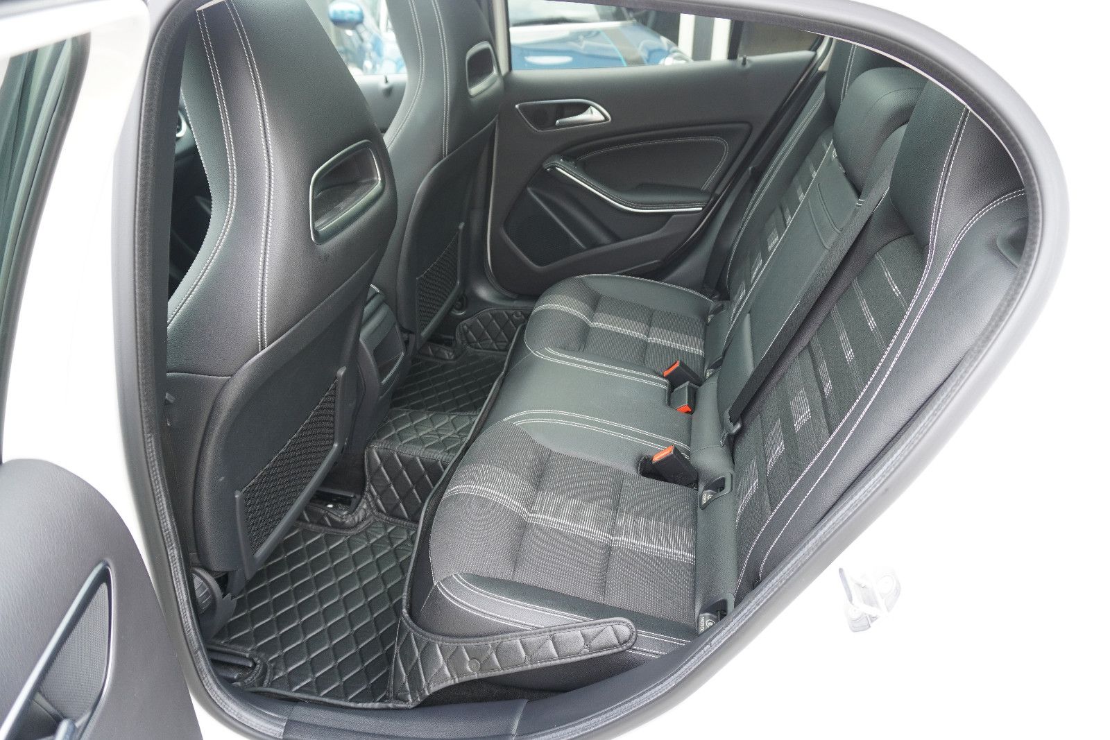 Mercedes-Benz GLA 200 |Pano|R-Kamera|T-Leder| foto 12