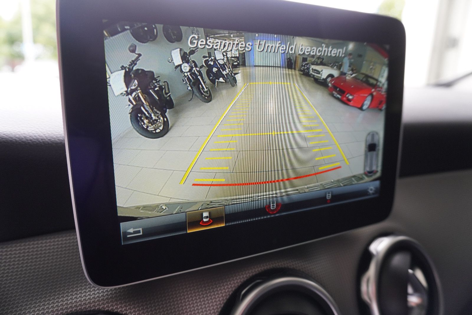 Mercedes-Benz GLA 200 |Pano|R-Kamera|T-Leder| foto 14