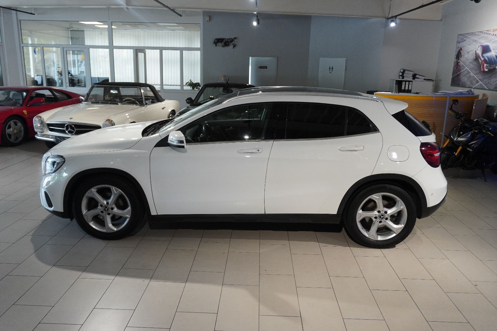 Mercedes-Benz GLA 200 |Pano|R-Kamera|T-Leder| foto 4