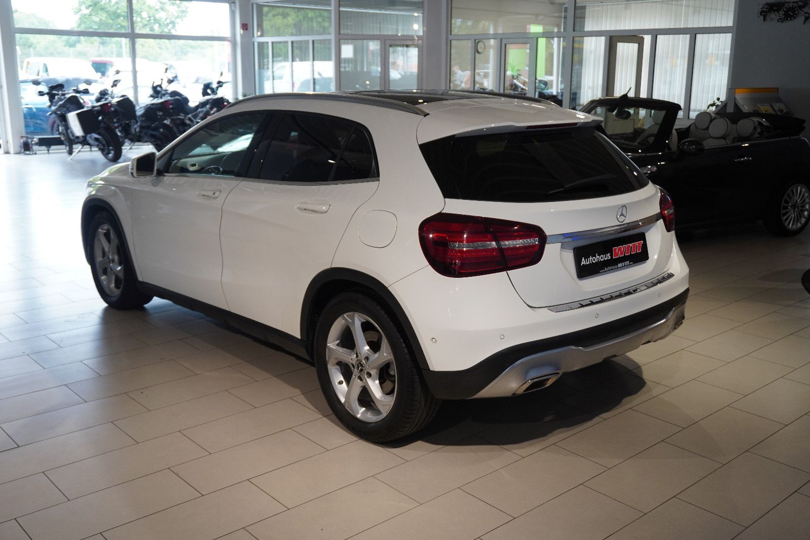 Mercedes-Benz GLA 200 |Pano|R-Kamera|T-Leder| foto 5