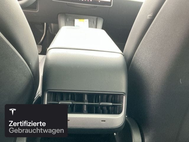 Tesla Model Y Long Range AWD foto 13