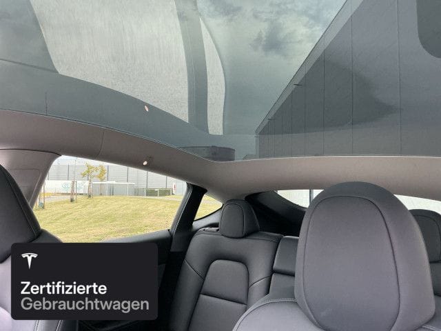 Tesla Model Y Long Range AWD foto 18