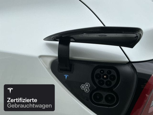 Tesla Model Y Long Range AWD foto 19