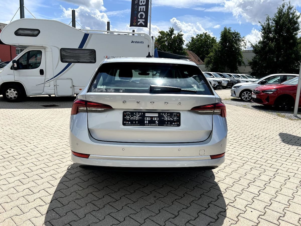 Skoda Octavia Combi 2.0 TDI Ambition LED Navi ACC foto 2