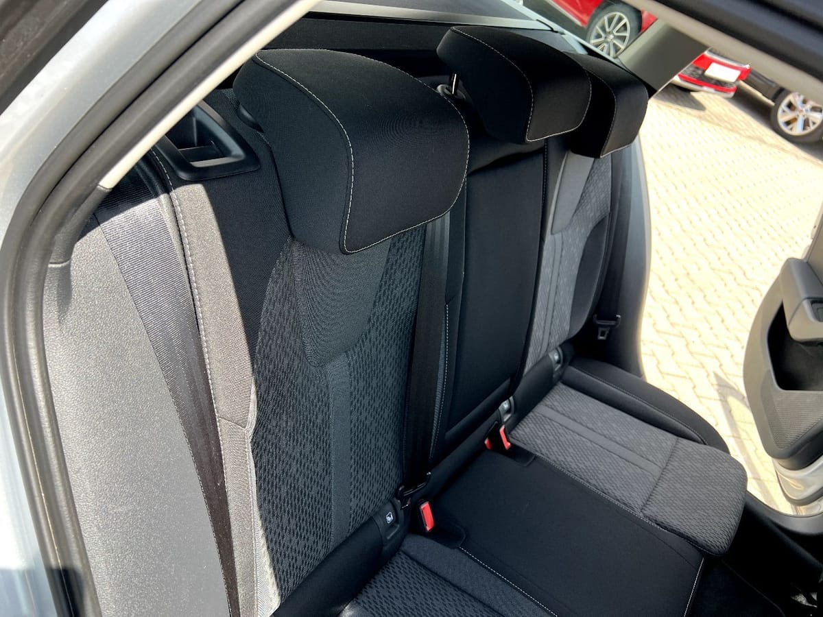 Skoda Octavia Combi 2.0 TDI Ambition LED Navi ACC foto 16