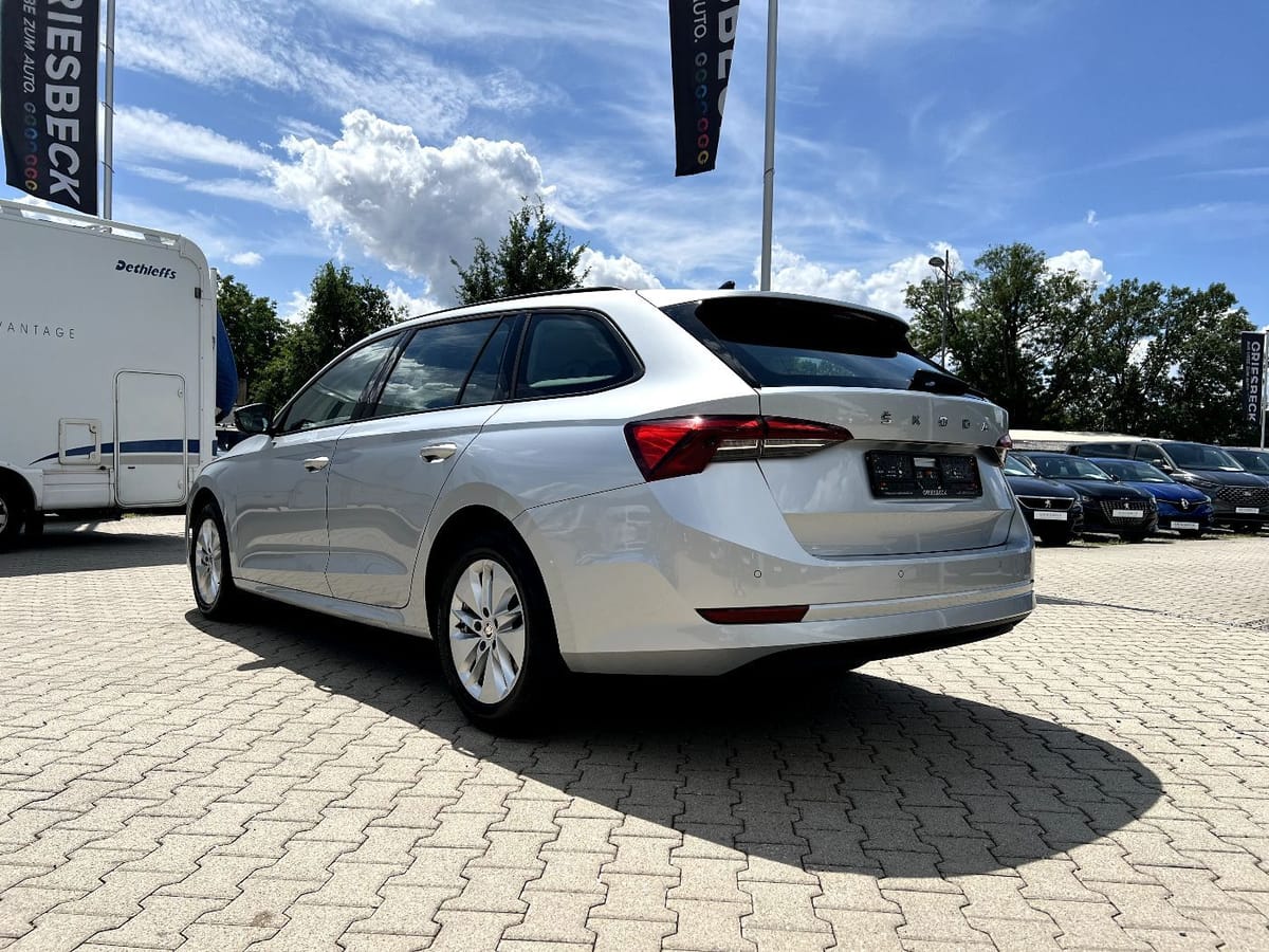 Skoda Octavia Combi 2.0 TDI Ambition LED Navi ACC foto 3