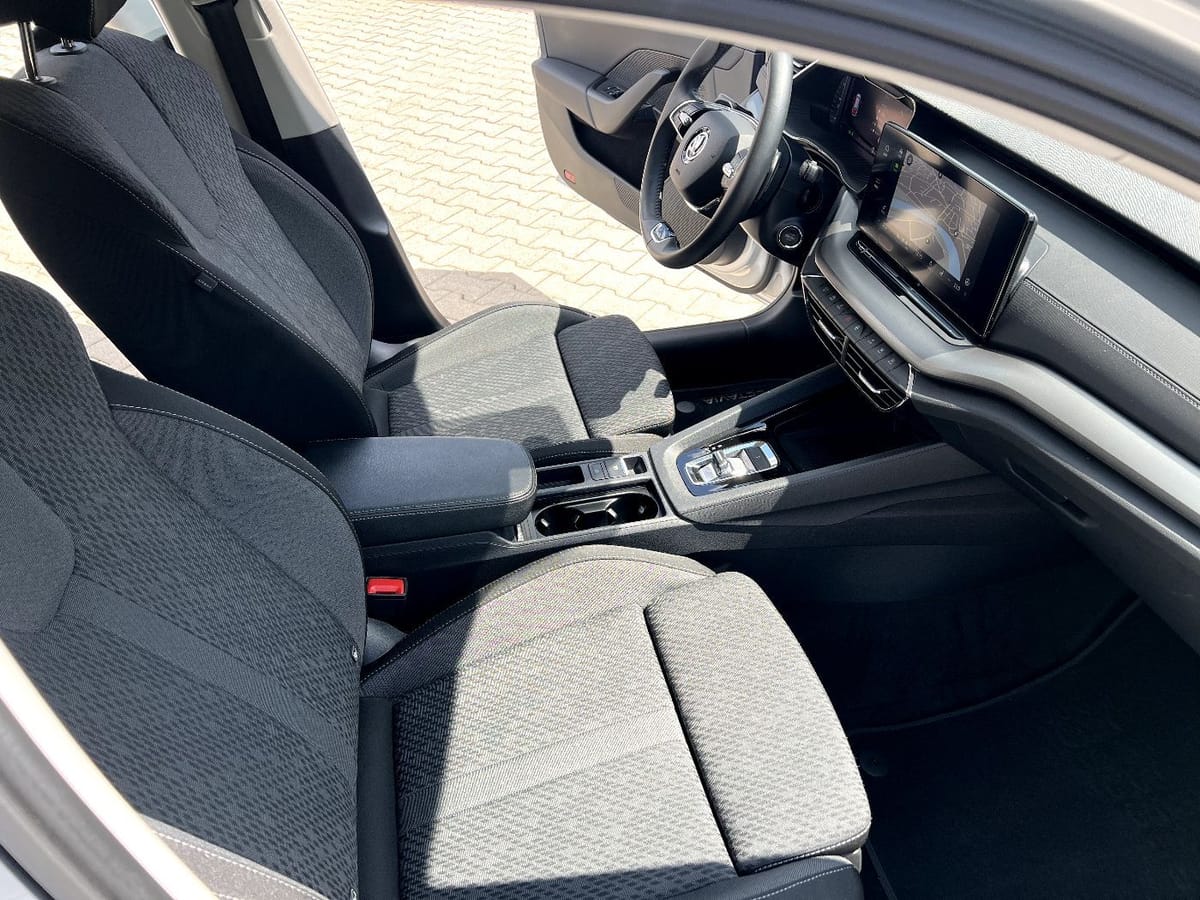Skoda Octavia Combi 2.0 TDI Ambition LED Navi ACC foto 21