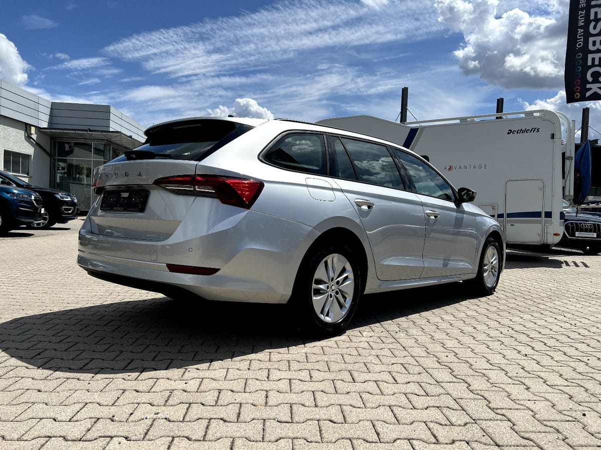 Skoda Octavia Combi 2.0 TDI Ambition LED Navi ACC foto 4