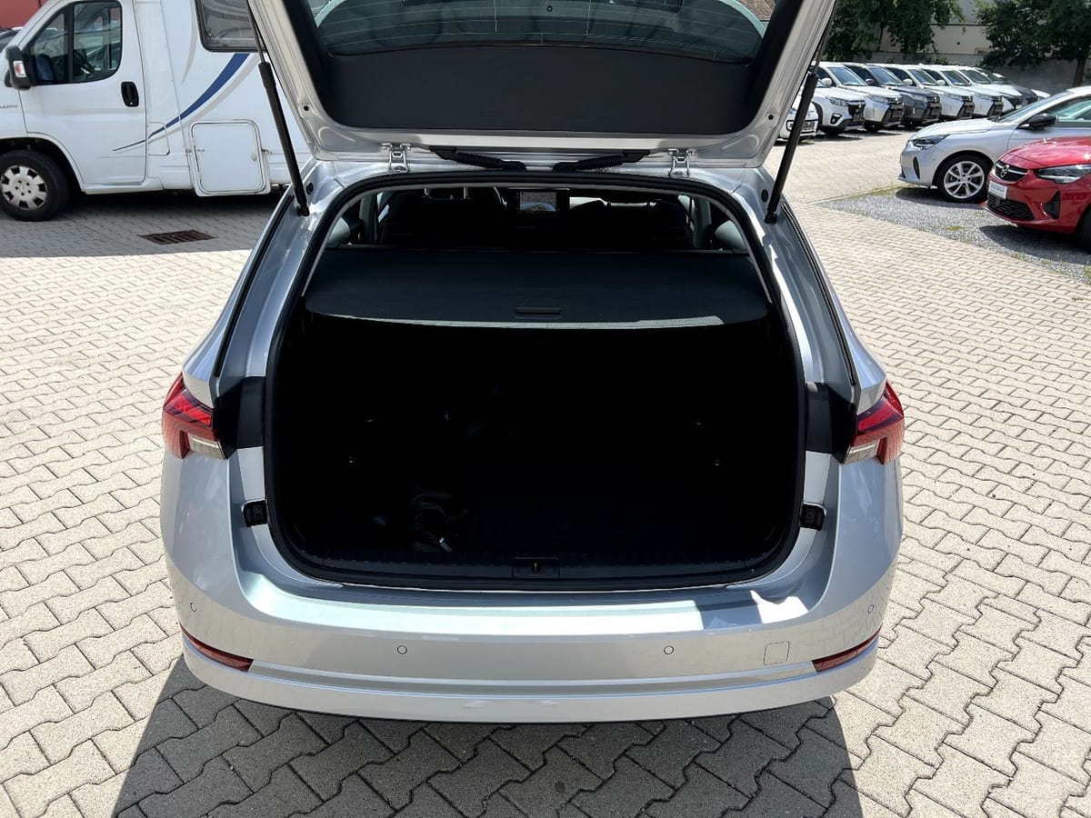 Skoda Octavia Combi 2.0 TDI Ambition LED Navi ACC foto 7