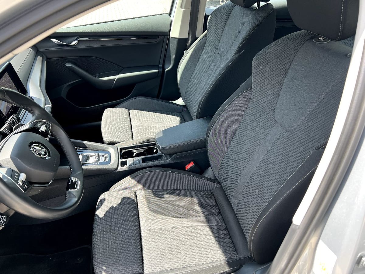 Skoda Octavia Combi 2.0 TDI Ambition LED Navi ACC foto 8