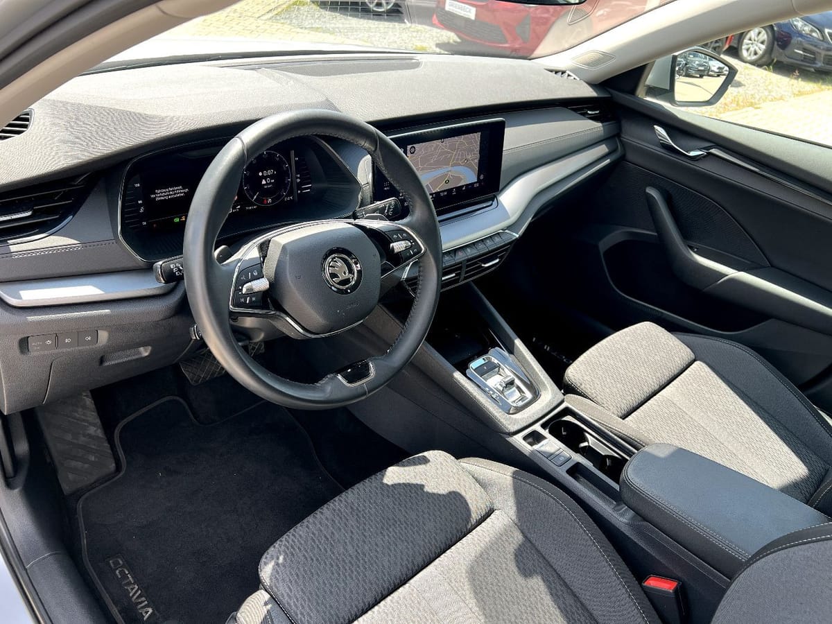 Skoda Octavia Combi 2.0 TDI Ambition LED Navi ACC foto 9