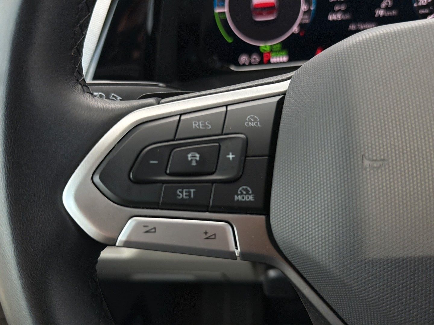 Volkswagen Multivan eHybrid 4M ACC PANO AHK DCC IQ.Light foto 16