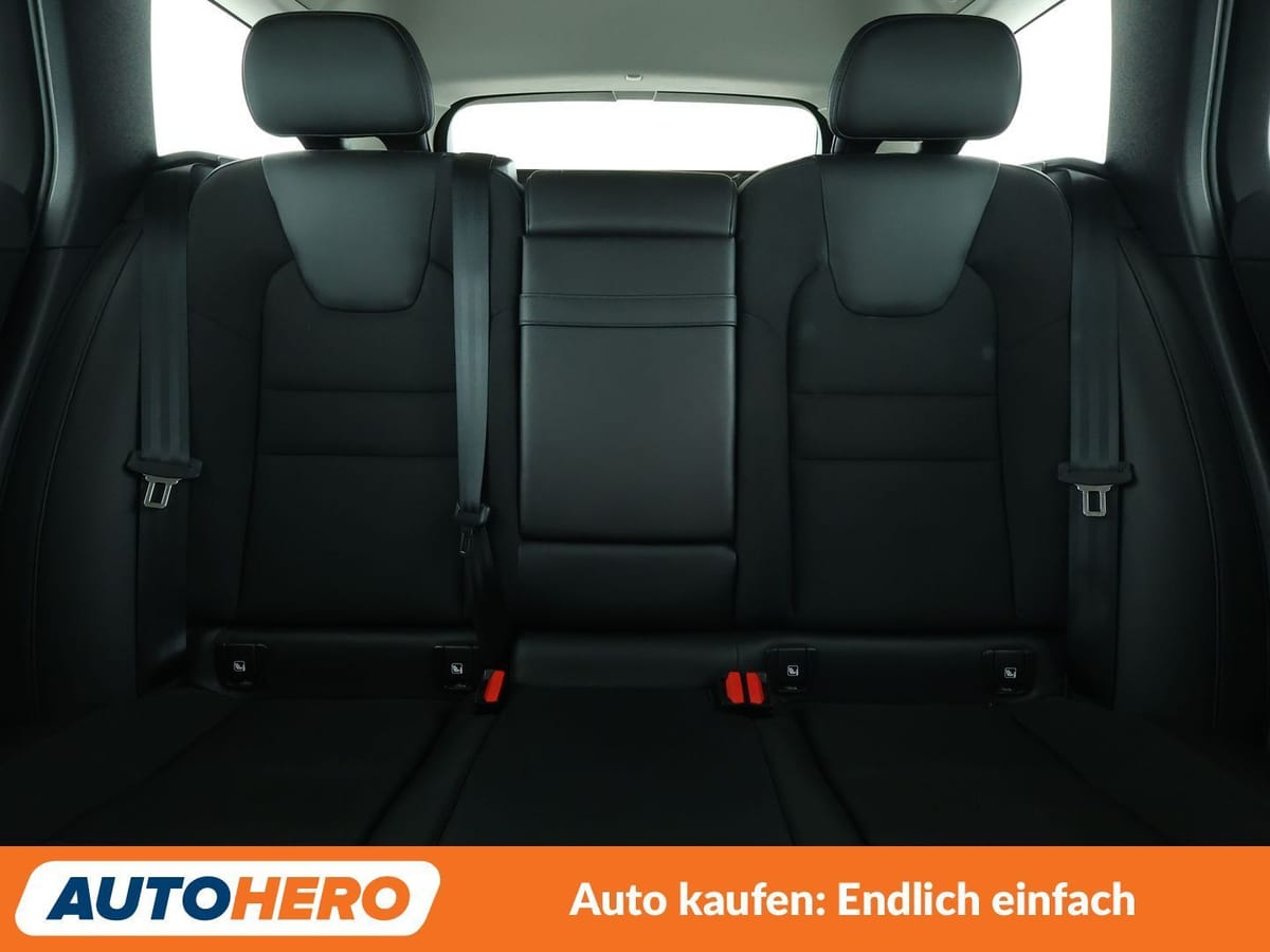 Volvo V60 2.0 D4 Momentum Pro Aut. NAVI CAM TEMPO foto 16