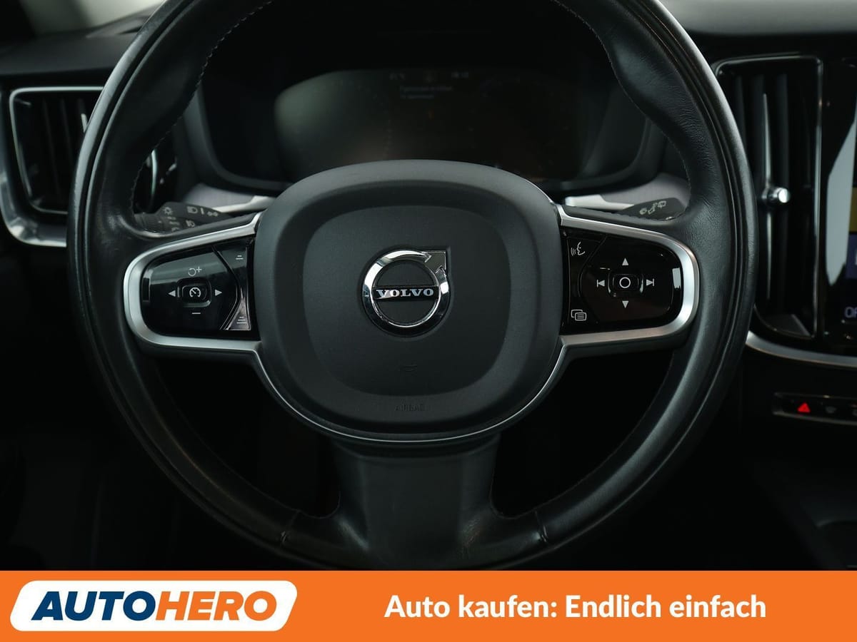 Volvo V60 2.0 D4 Momentum Pro Aut. NAVI CAM TEMPO foto 19