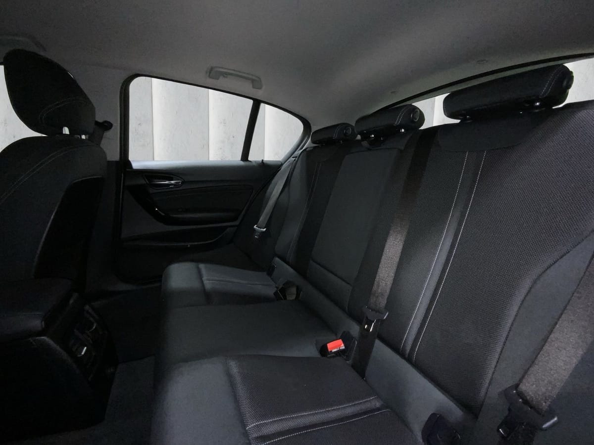 BMW 118i Sport Line | HiFi | GJR | Navi | Sportsitze foto 11