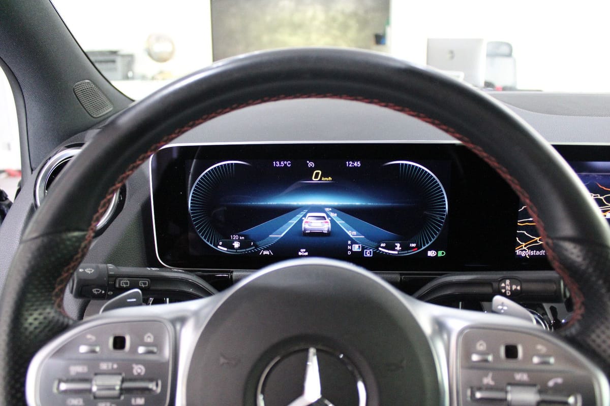 Mercedes-Benz B 250 4MATIC DCT AMG-SPORTPAKET DIAMANT PANORAMA foto 9
