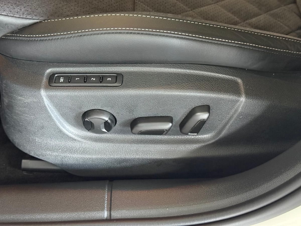 Skoda Octavia 2.0 TDI RS Limo Digital-Tacho Memory AHK foto 13