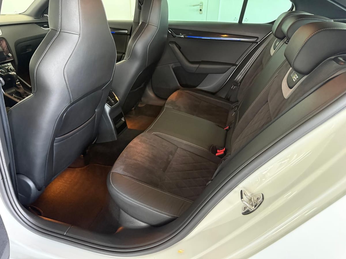Skoda Octavia 2.0 TDI RS Limo Digital-Tacho Memory AHK foto 23