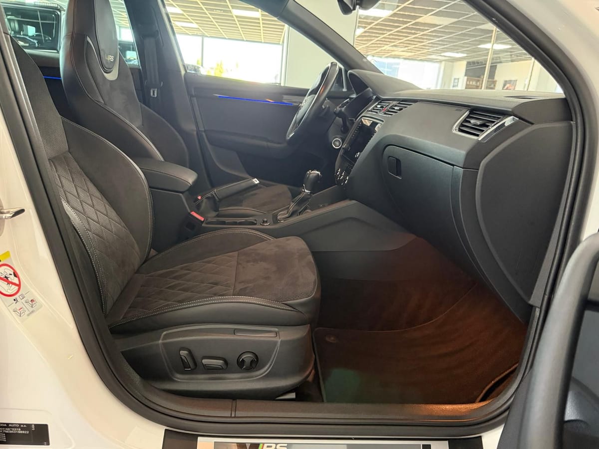 Skoda Octavia 2.0 TDI RS Limo Digital-Tacho Memory AHK foto 9