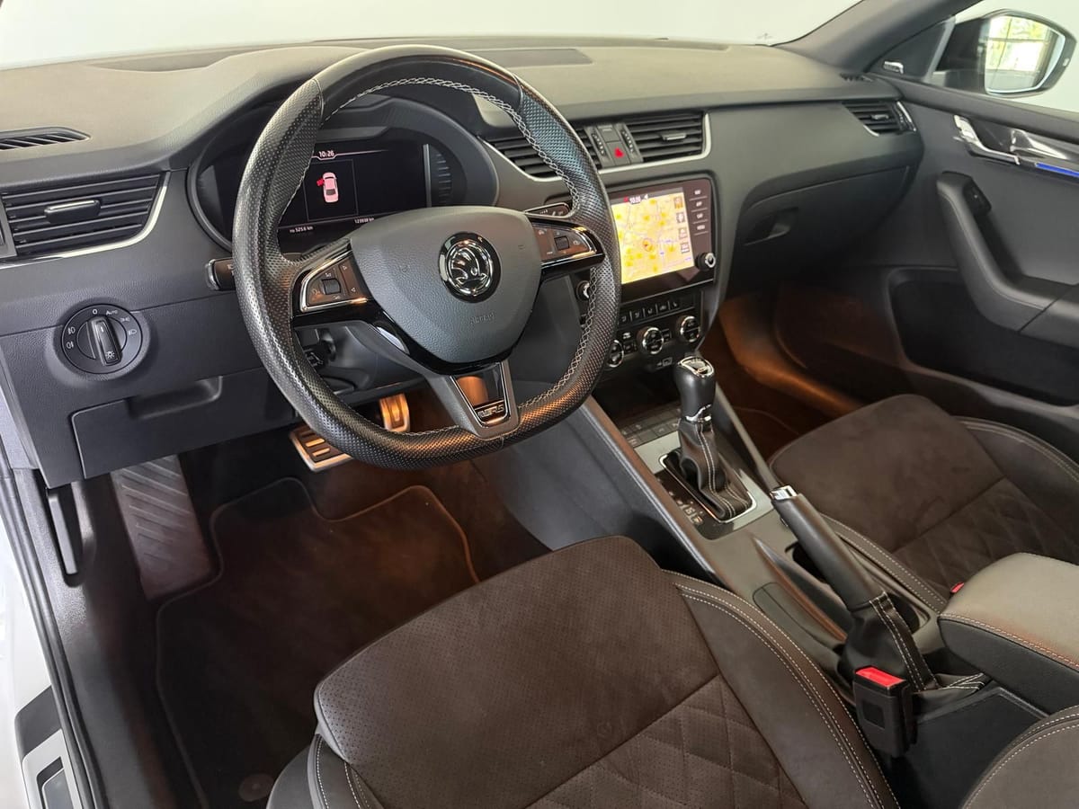 Skoda Octavia 2.0 TDI RS Limo Digital-Tacho Memory AHK foto 10