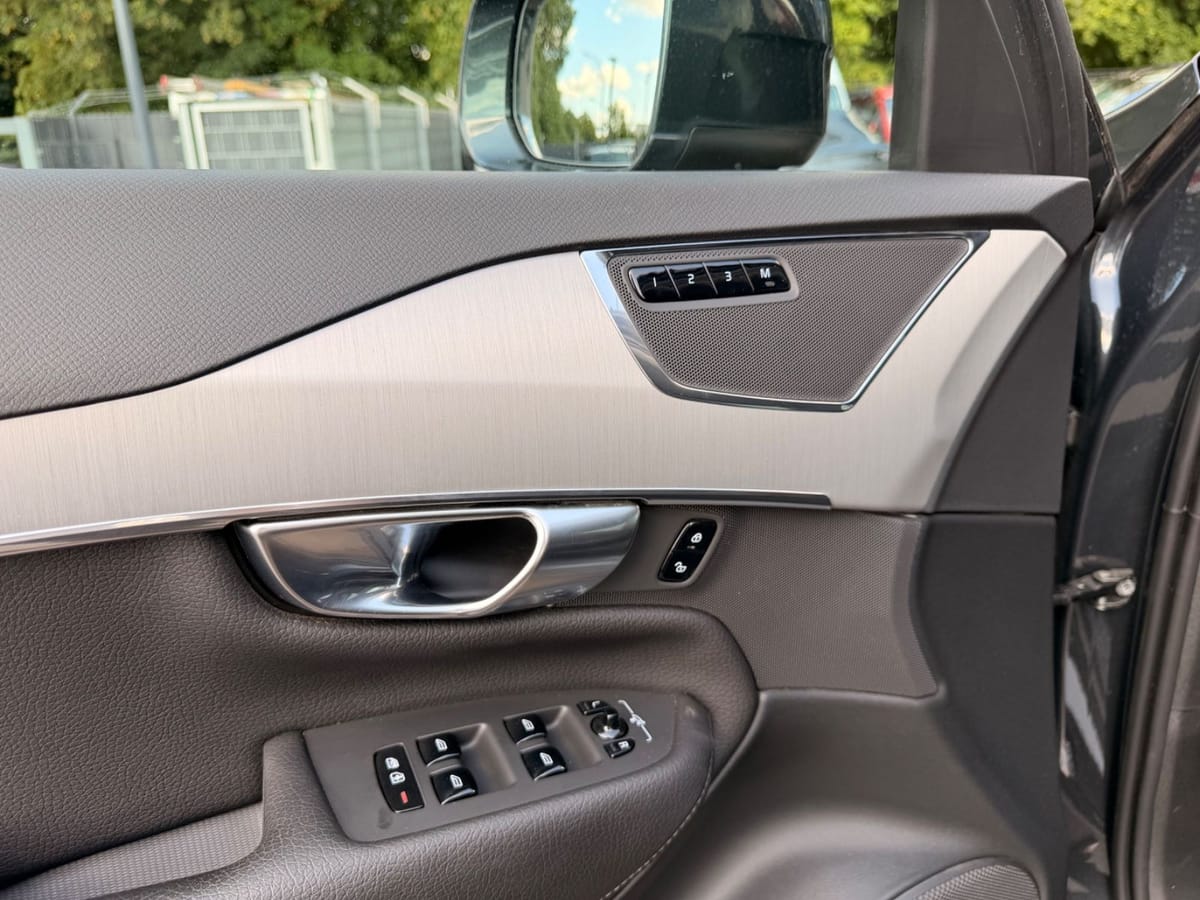 Volvo XC 90 MOMENTUM PRO AWD 7.SITZER NAVI LEDER foto 25