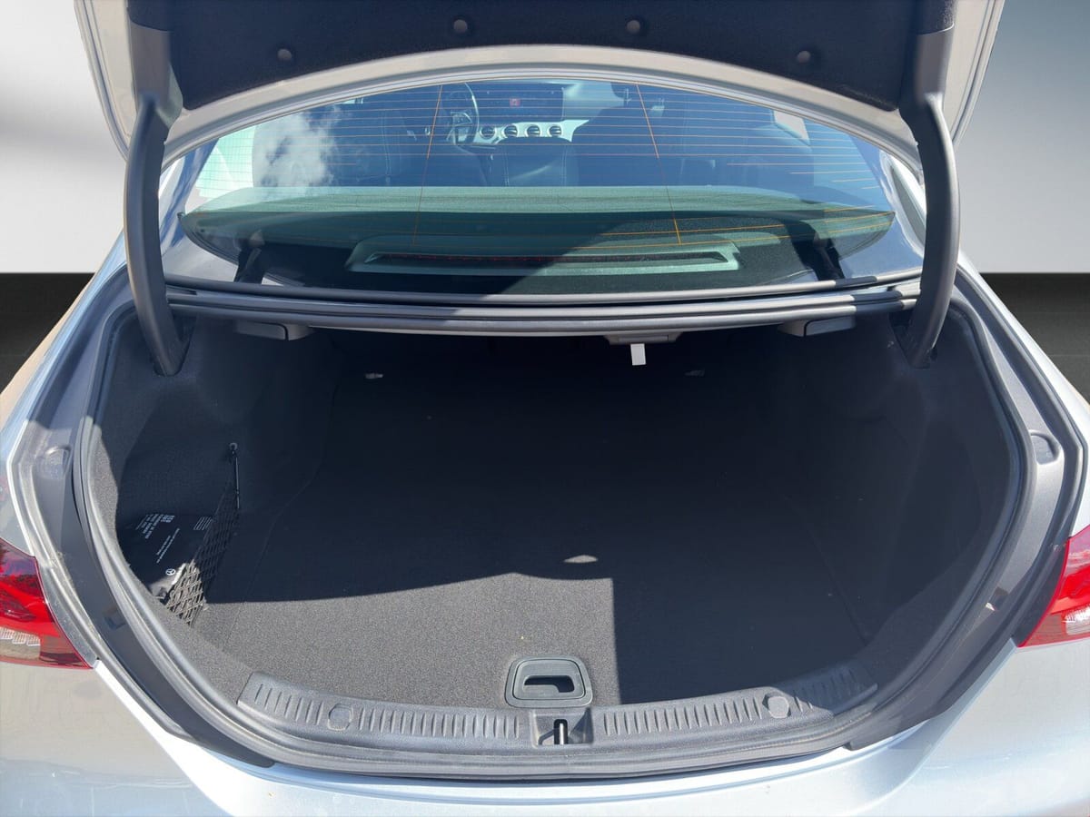 Mercedes-Benz E 200 d AVANTGARDE *AHK*360°*LED*MBUX* foto 13